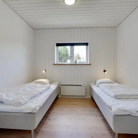 Semesterbostad Othbiorn - 1-1km From The Sea By Interhome *